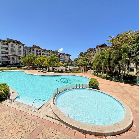 Modern 2Br Condo Near Sm With Free Parking Pool Wifi And Netflix Davao Exterior foto