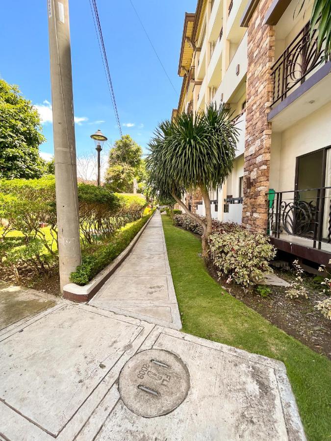Modern 2Br Condo Near Sm With Free Parking Pool Wifi And Netflix Davao Exterior foto