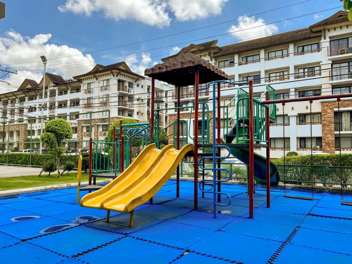 Modern 2Br Condo Near Sm With Free Parking Pool Wifi And Netflix Davao Exterior foto