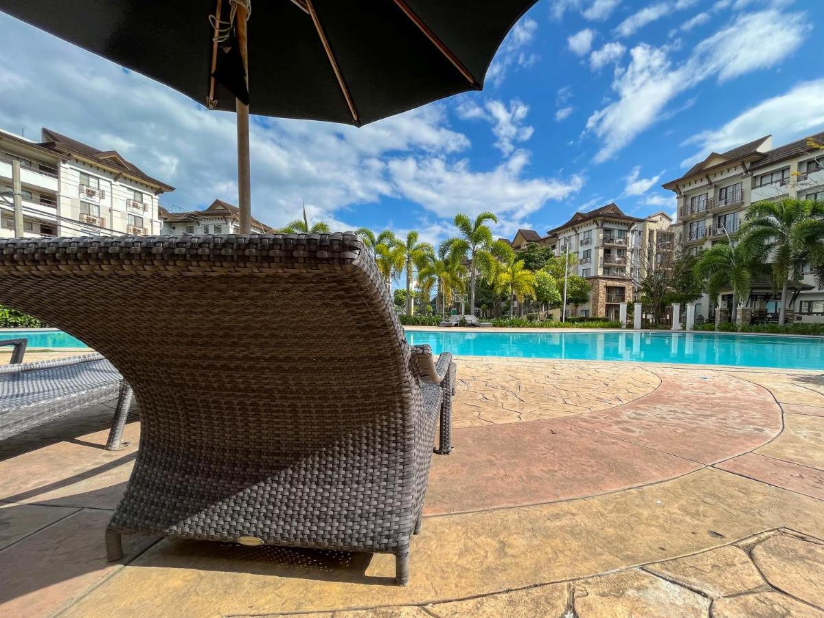 Modern 2Br Condo Near Sm With Free Parking Pool Wifi And Netflix Davao Exterior foto